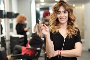 Friseurmeister Inhaber Friseursalon stolz nicht erpressbar Personal Mitarbeiter